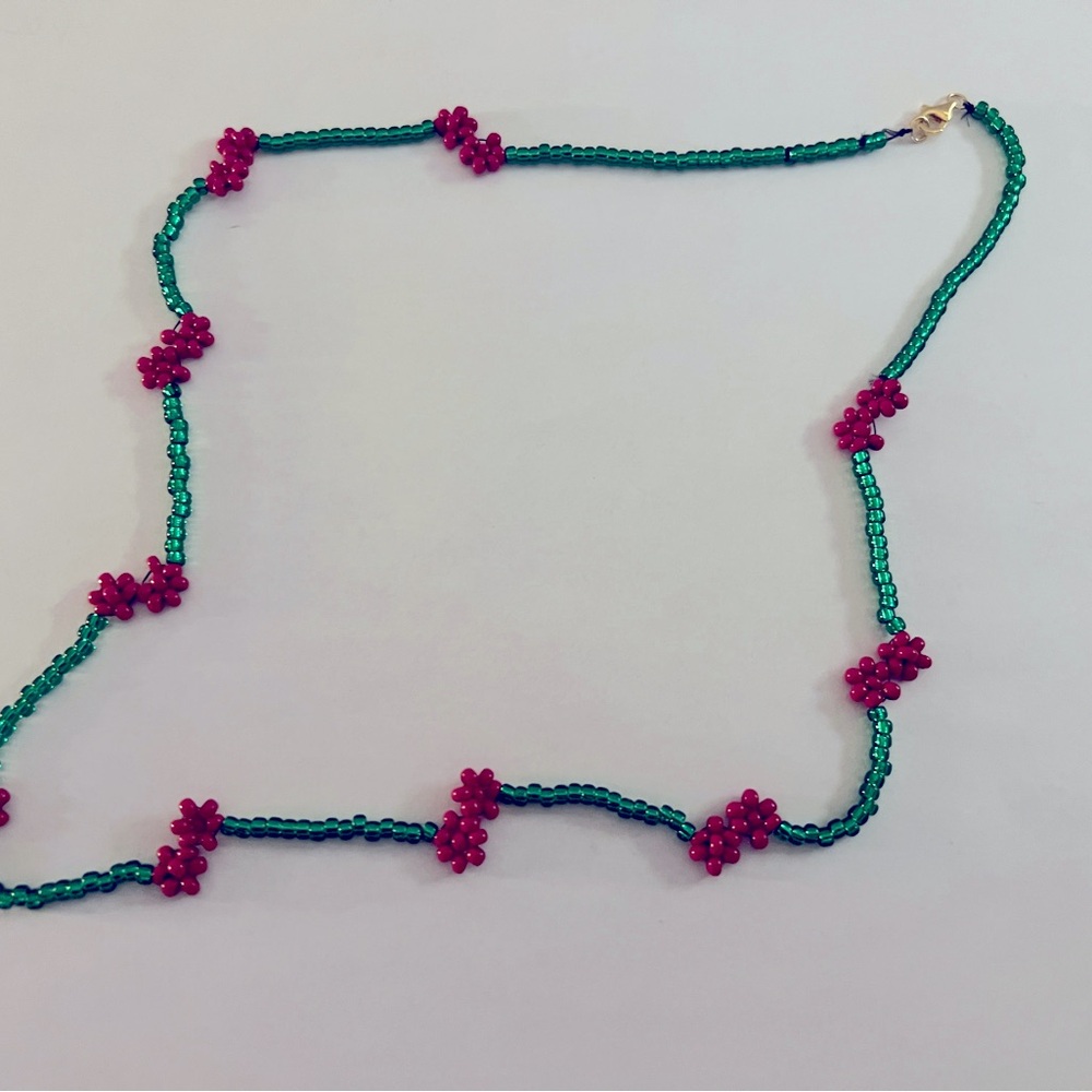 Beaded Red flowers with sparkly green chain necklace